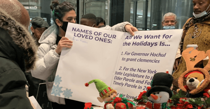 Familias piden clemencia a gobernadora de NY para que libere a seres queridos que están presos