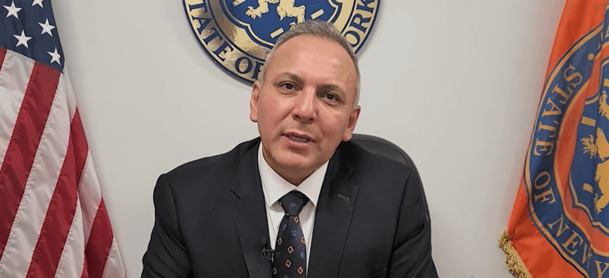 Herberth Flores nuevo director de la Oficina de Asuntos Hispanos de Nassau