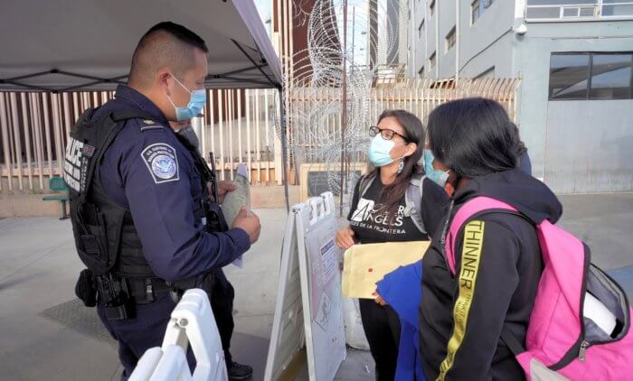 Extendida la norma de salud 'Título 42' que permite expulsar inmigrantes