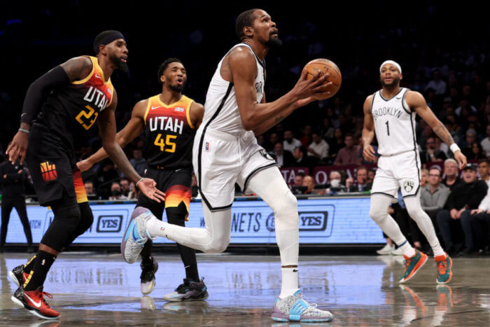 Durant brilla en triunfo de Nets sobre Utah