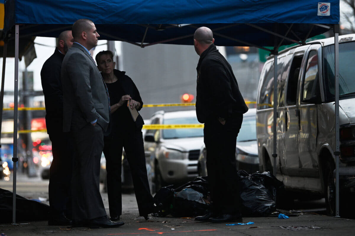 Pierna humana encontrada dentro de bolsa de basura en calle de Brooklyn