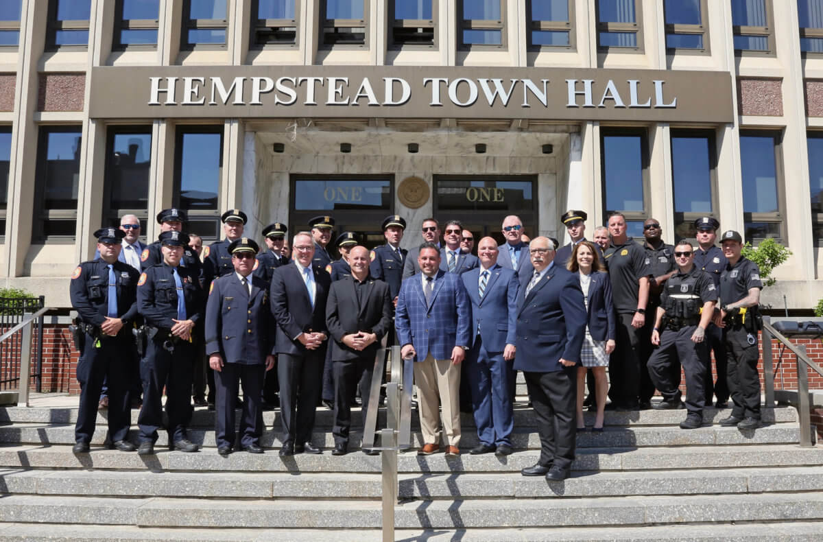 Town de Hempstead conmemora la Semana Nacional de la Policía