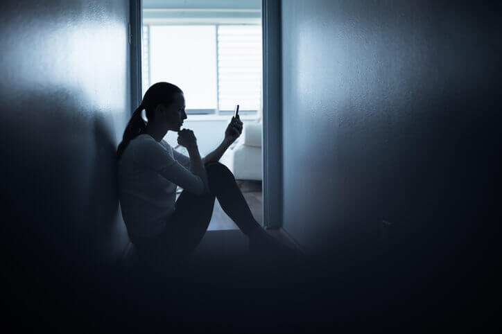 Nueva línea directa 988 brinda ayuda en prevención del suicidio