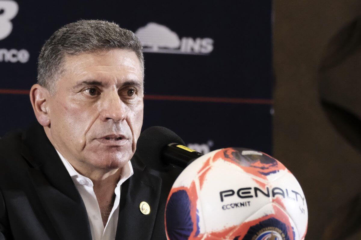 El colombiano Suárez renueva hasta 2026 como coach de Costa Rica