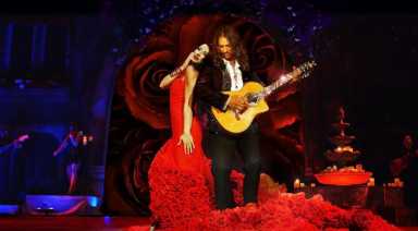 The Suffolk presenta guitarra española con Benise