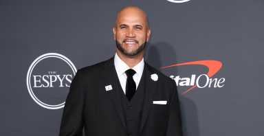 ¡Tremendo batazo! Dominicano Pujols prende las Grandes Ligas