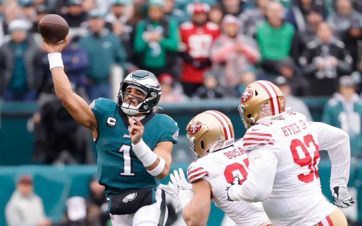 Los Eagles contra los Chiefs en el Super Bowl de la NFL