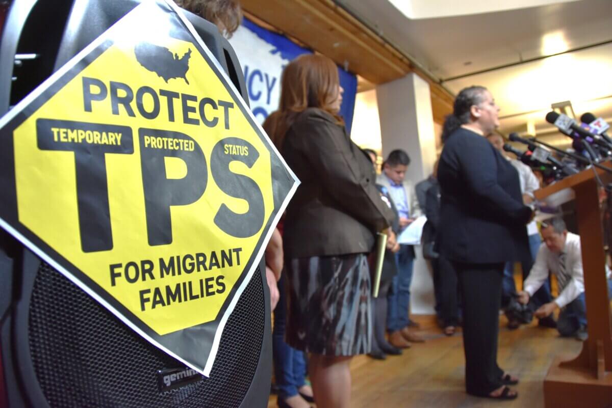 Más de un centenar de legisladores piden ampliar TPS a El Salvador y Honduras