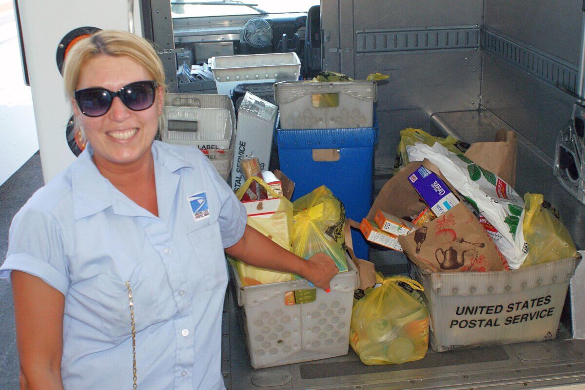 Organizan colecta de alimentos 'Stamp Out Hunger' en Nassau y Suffolk