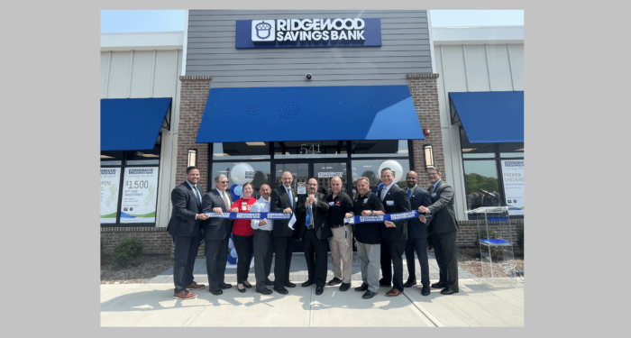 Ridgewood Savings Bank abre una nueva sucursal de última generación en Yaphank