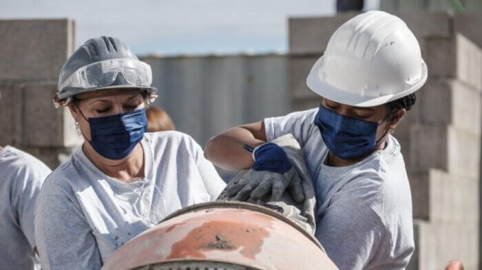 Tres maneras de ayudar a mejorar el bienestar de las mujeres