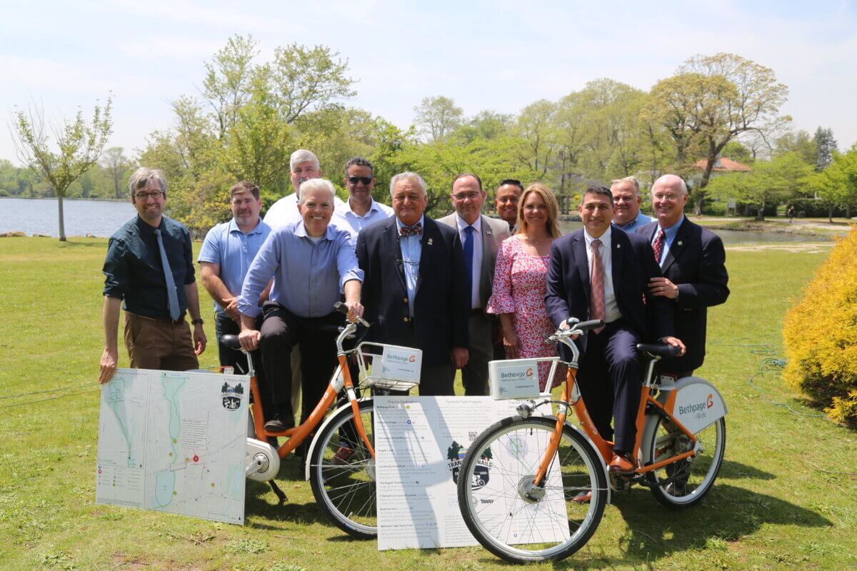 Conectan senderos para ciclistas y caminantes con el transporte público y servicios locales