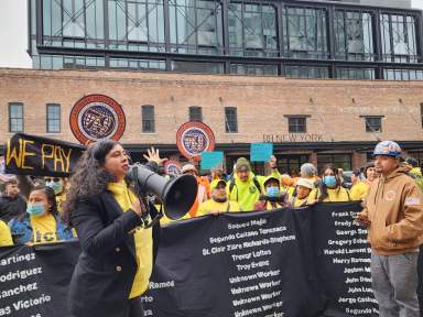 Inmigrantes recuerdan a trabajadores muertos y lesionados en Nueva York