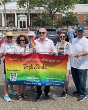 Emotivo desfile y festival del 'Orgullo de Long Island'