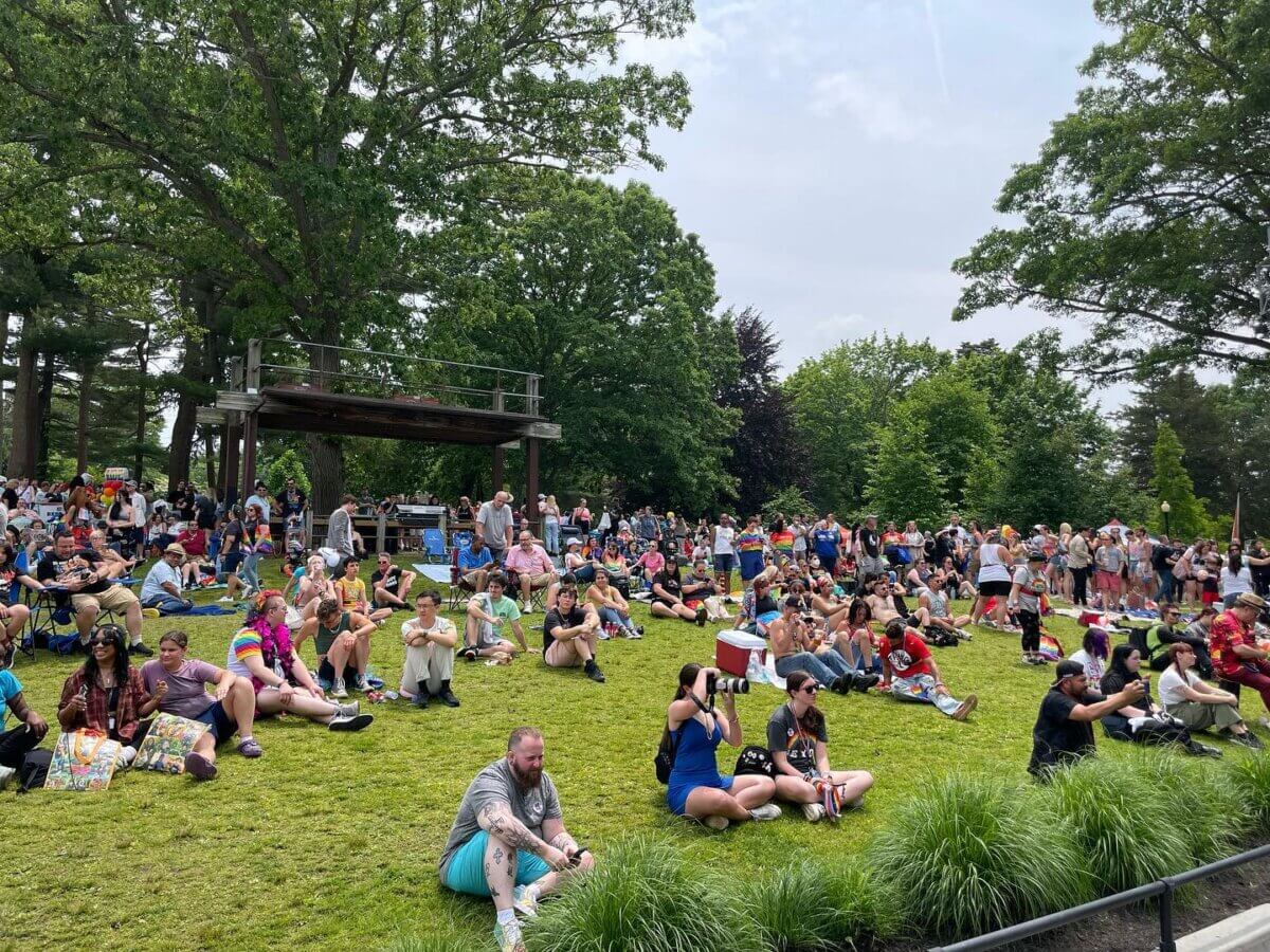 Emotivo desfile y festival del 'Orgullo de Long Island'