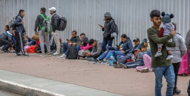 Se incrementa la llegada de inmigrantes a la frontera con México