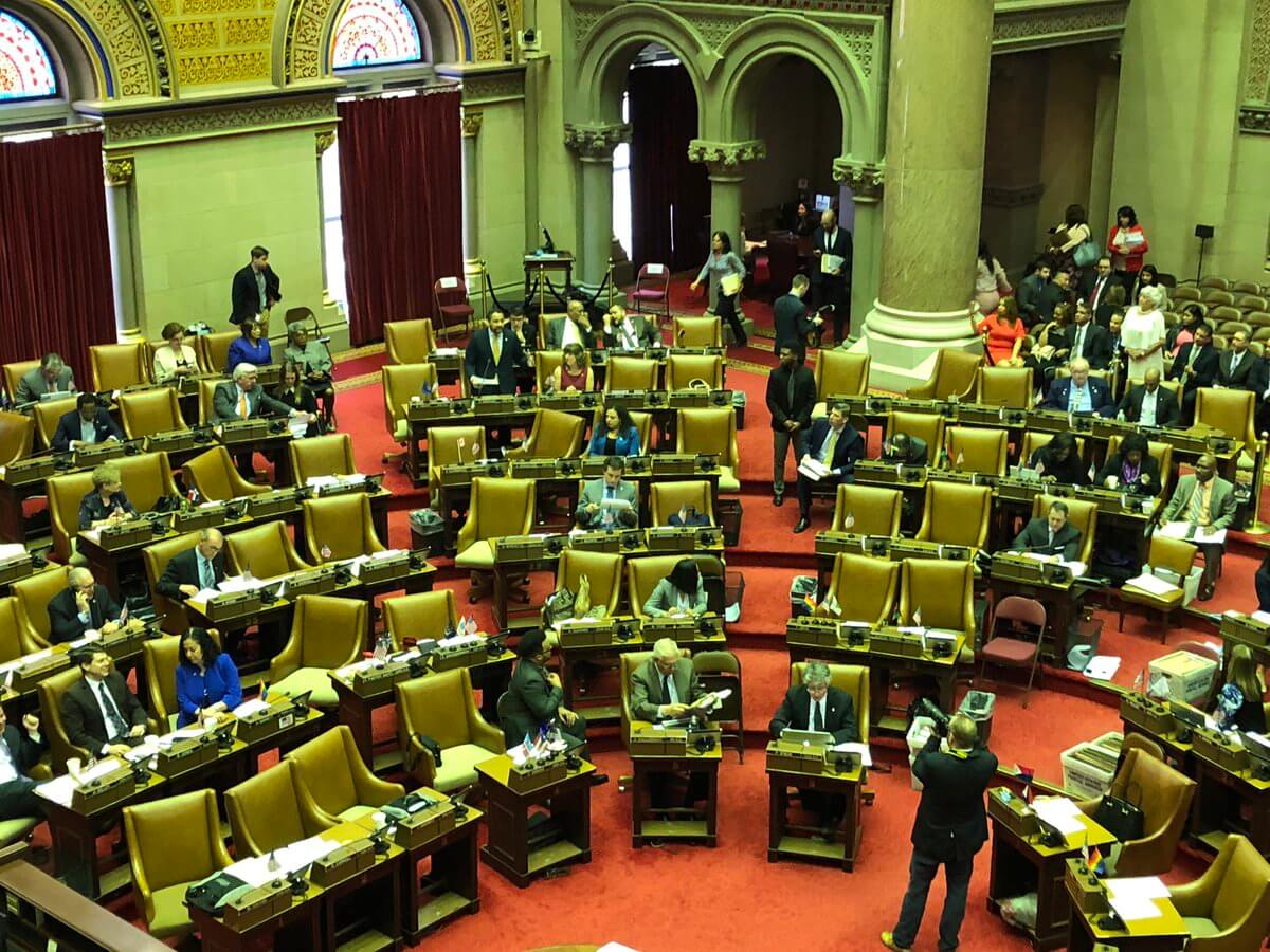 Aprueban proyecto de ley que protege las libertades de los empleados en el trabajo