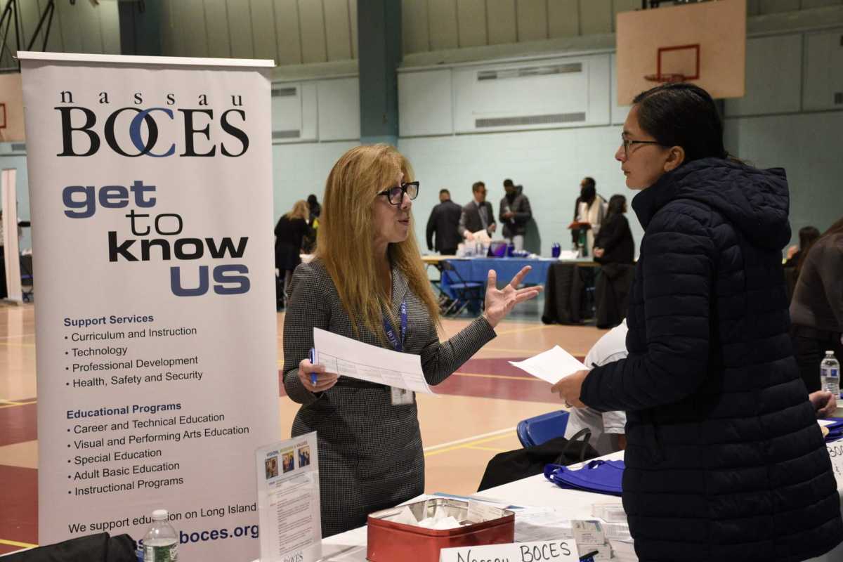 Feria de Empleo en Freeport organizado por Nassau BOCES y distritos escolares