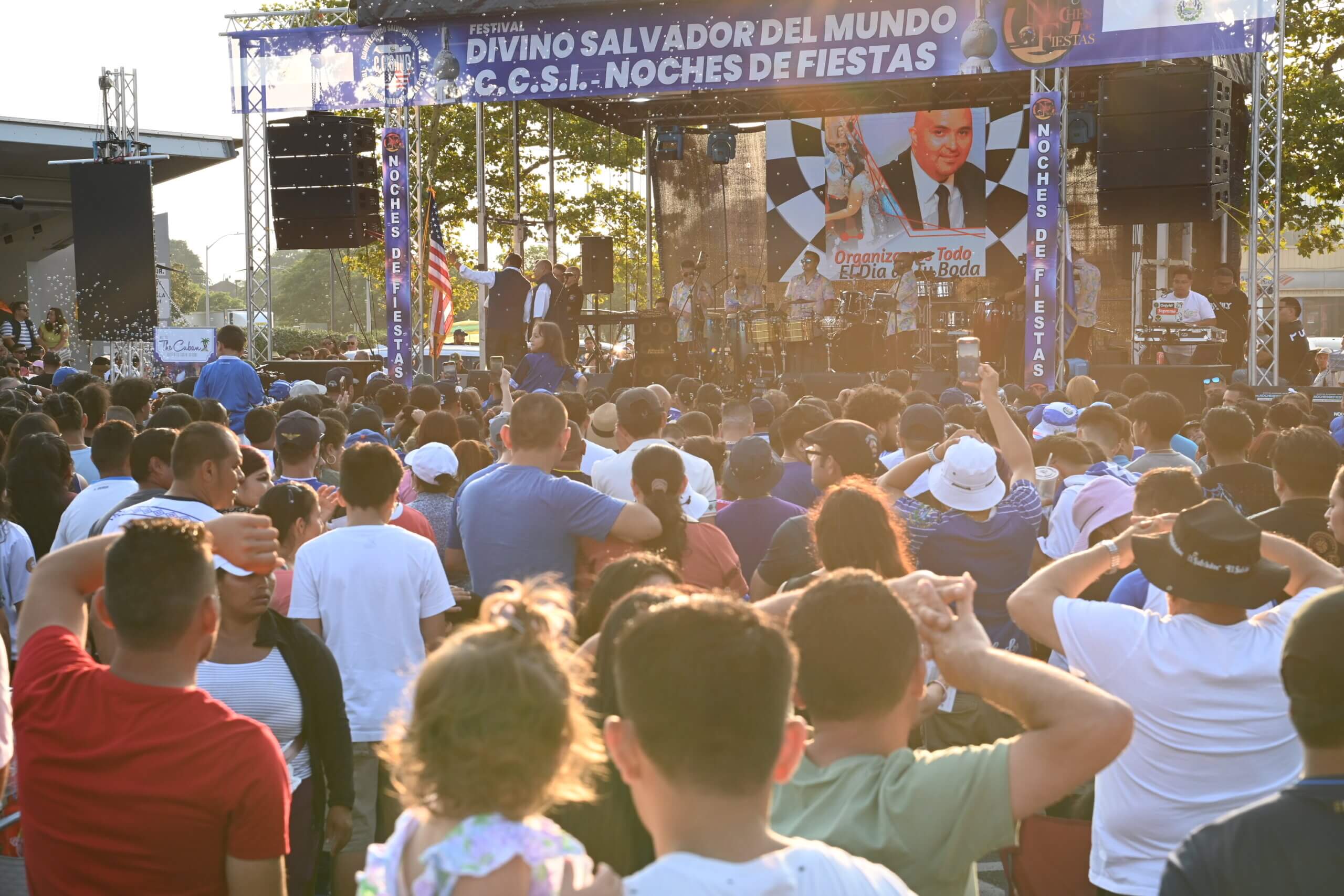 Emotivo Festival Divino Salvador del Mundo 2023 en Hempstead