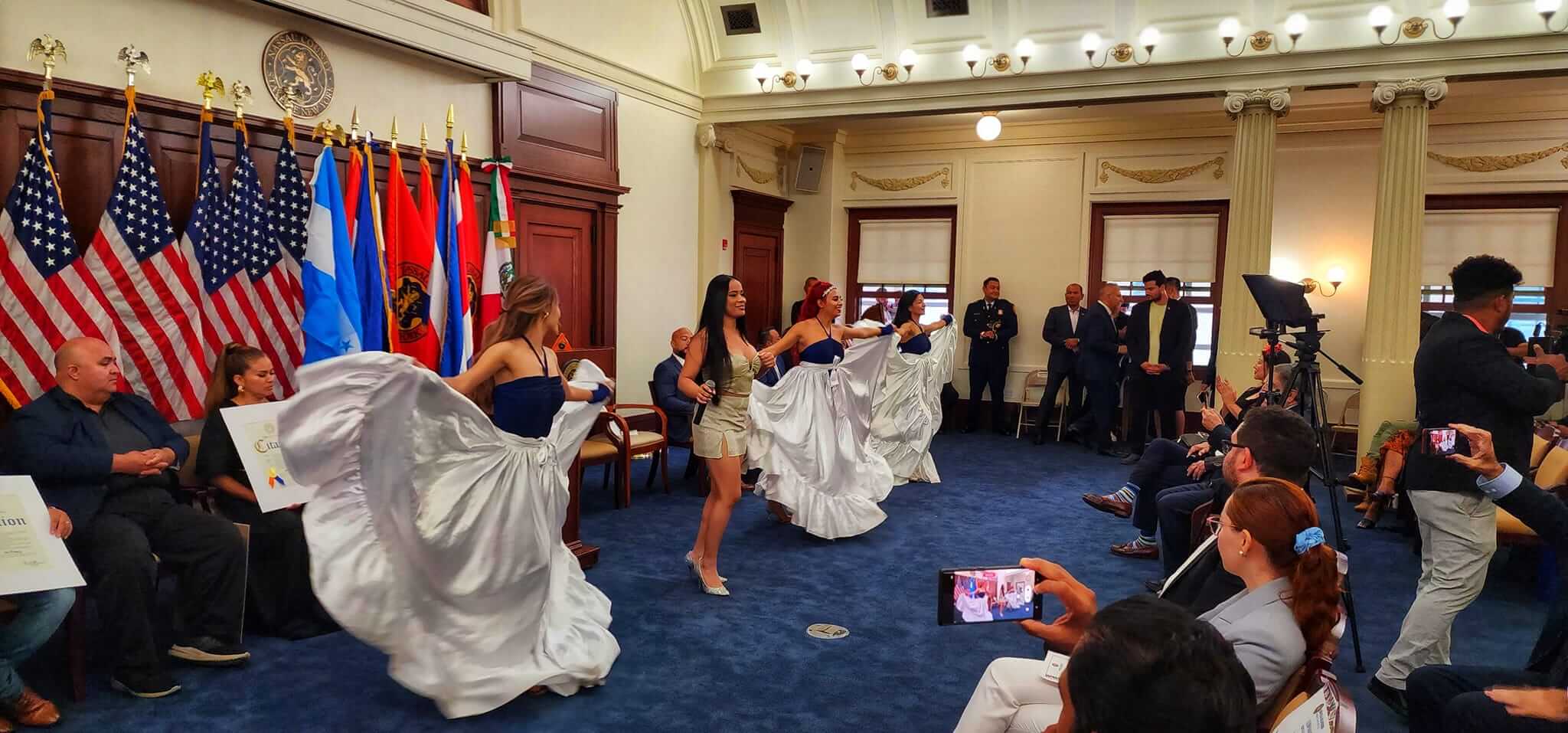Condado de Nassau rinde homenaje al Mes de la Herencia Hispana