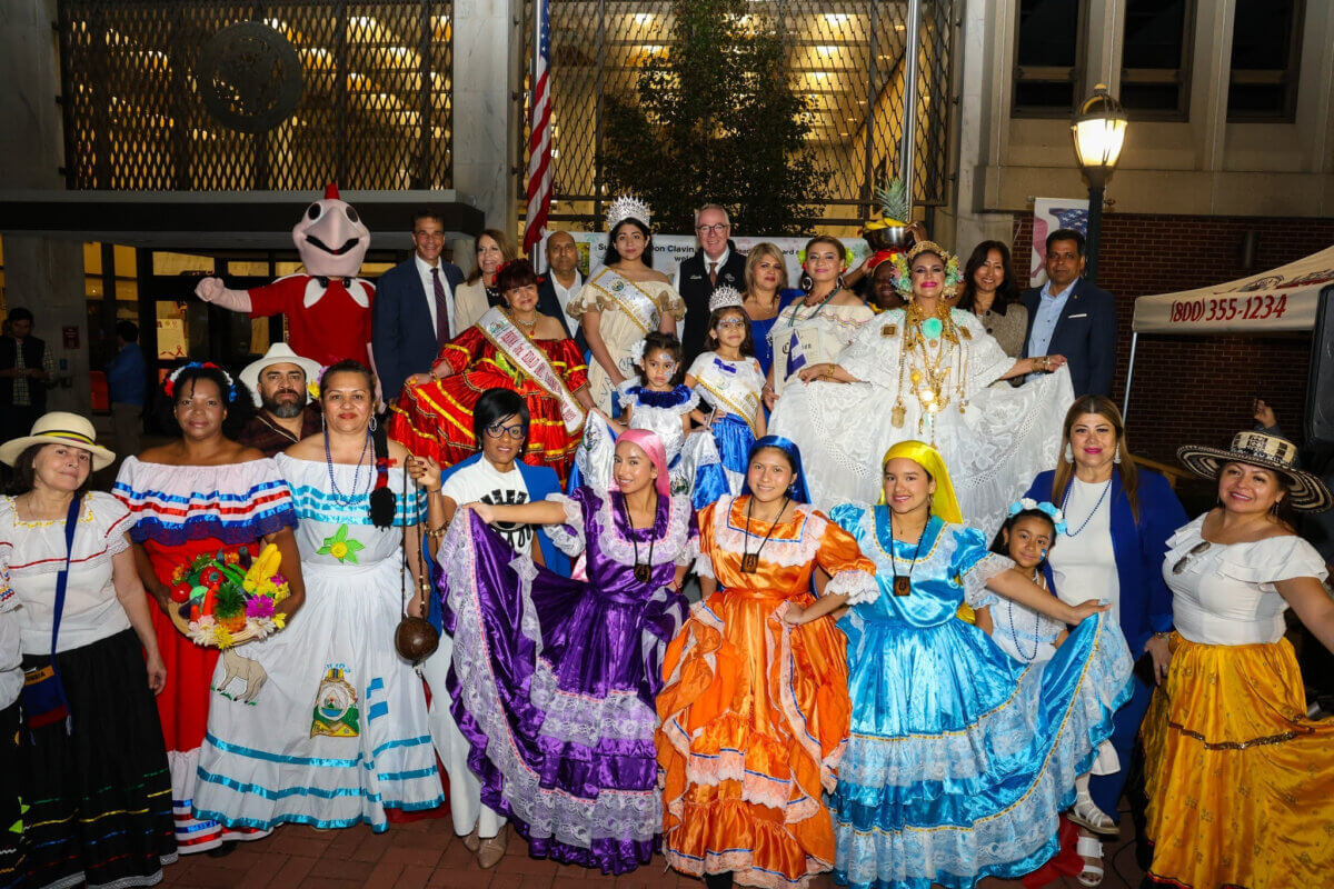 Town de Hempstead celebró el Mes de la Herencia Hispana con vibrante espectáculo cultural