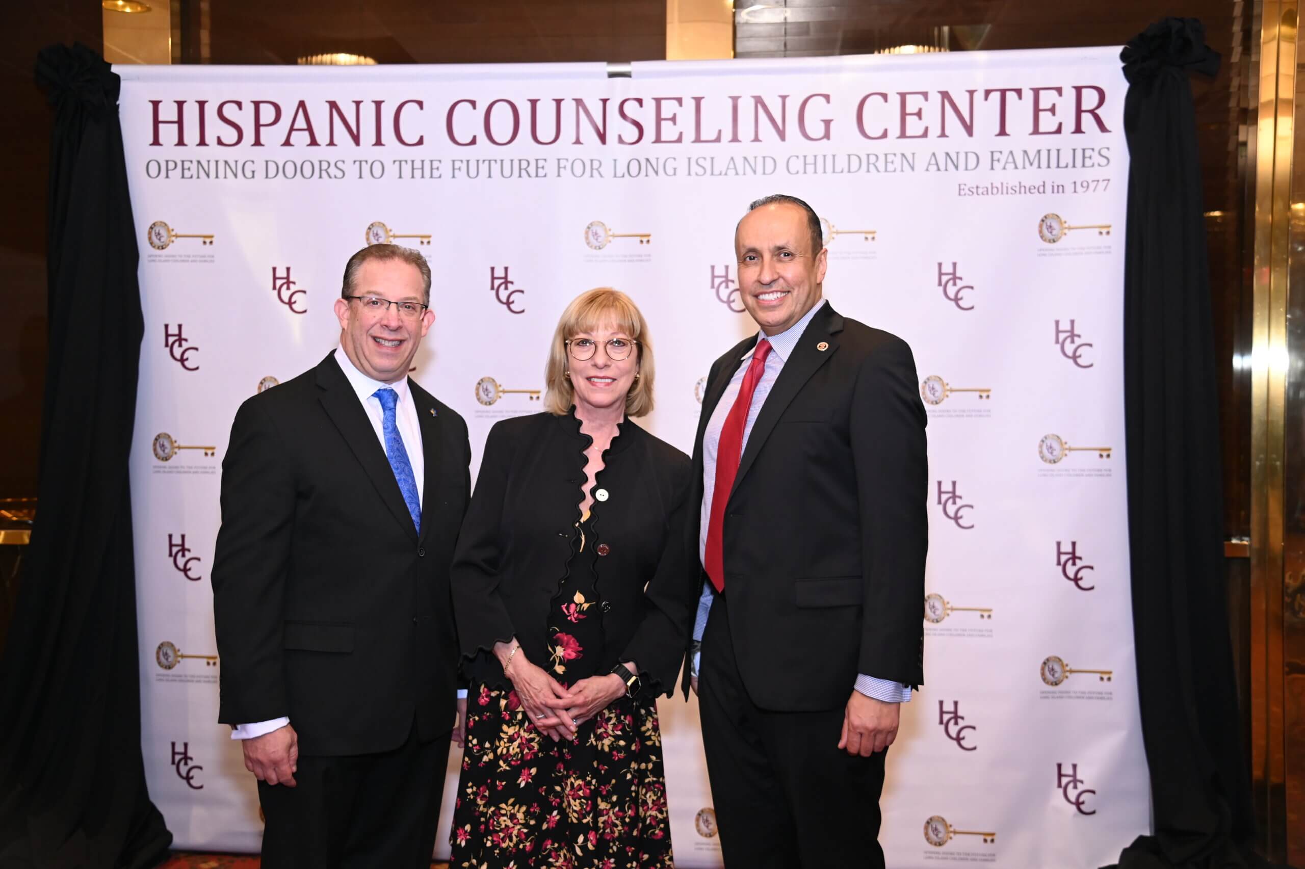 Hispanic Counseling Center celebra la Gala de su 46 aniversario transformando vidas