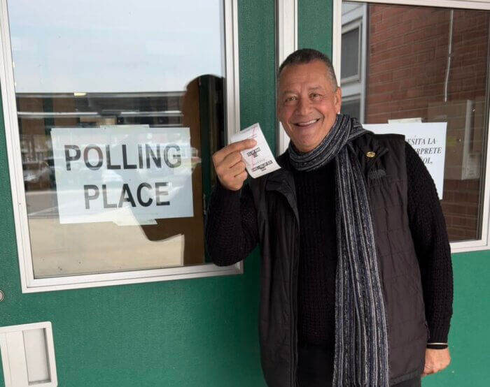 Sam Gonzalez es reelecto como Legislador del 9no. Distrito en Suffolk ...