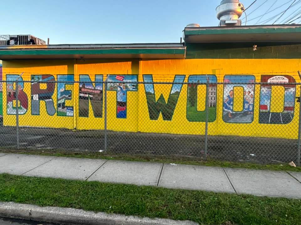Brentwood celebra mural comunitario que refleja sus raíces y diversidad