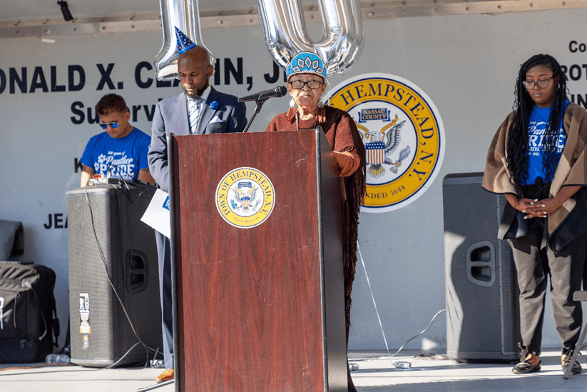 La comunidad festeja los 100 años de la escuela primaria Northern Parkway