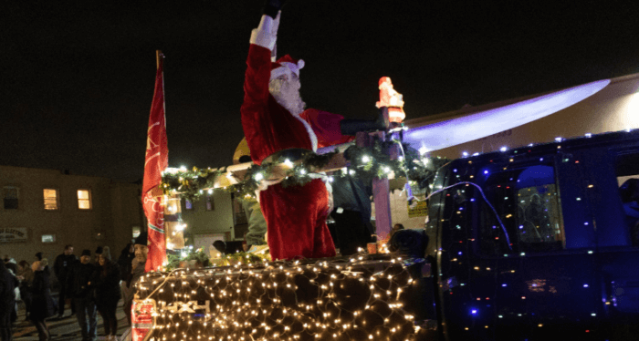 Vívelo LI : Desfile de Luces Navideñas en Long Beach