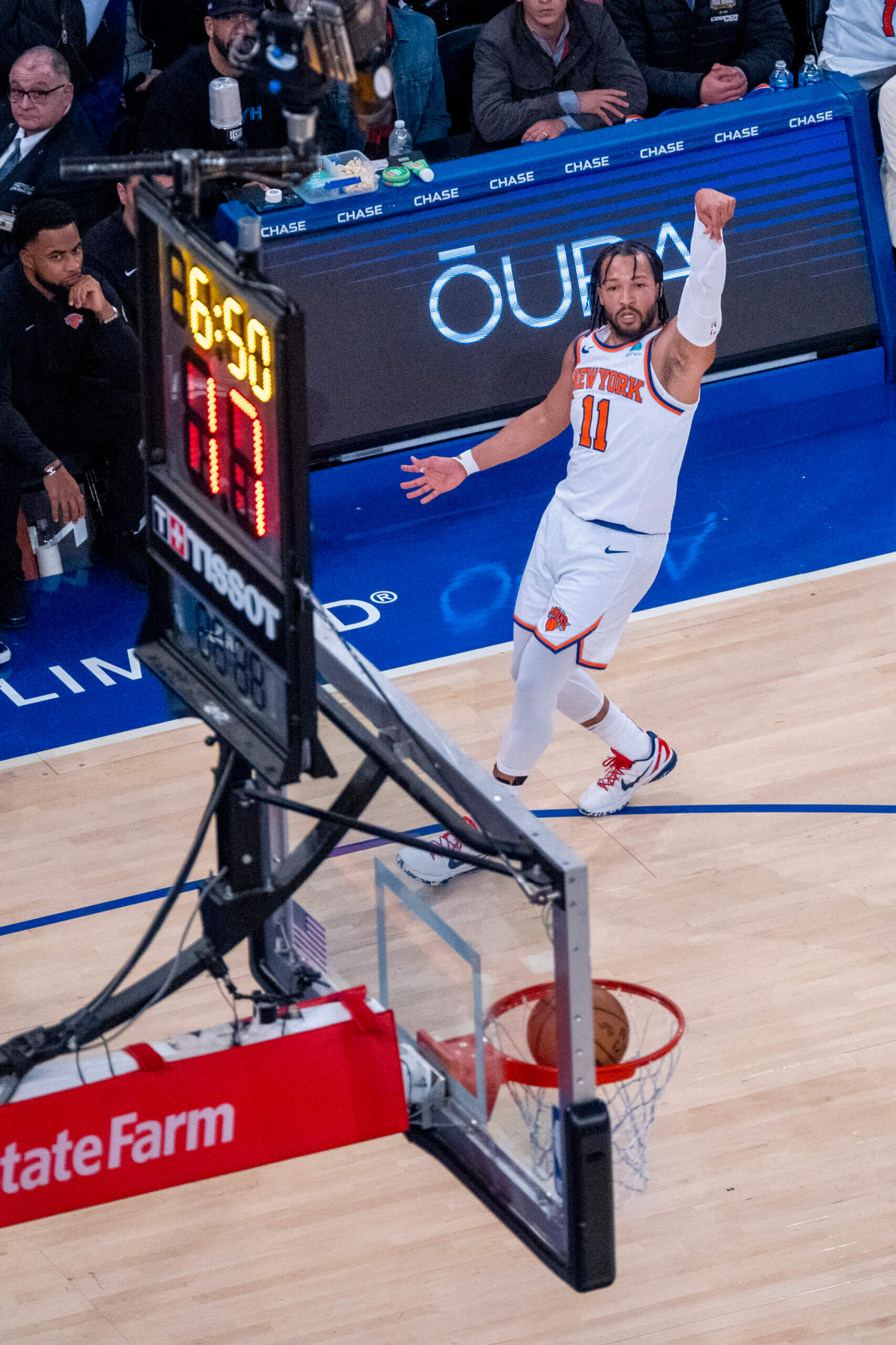 Gran inicio del 2024 ... NY Knicks frenan a Wolves