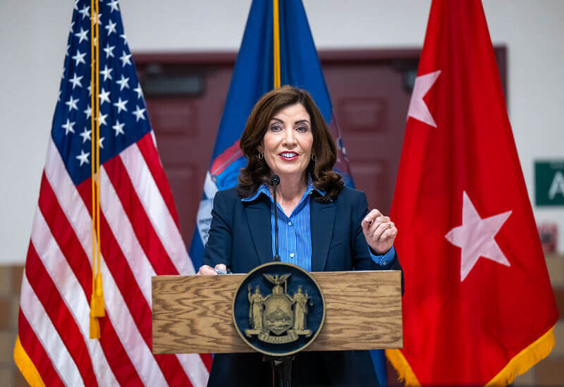 Gobernadora Hochul impulsa la renovación de infraestructura vial y de puentes en Nueva York