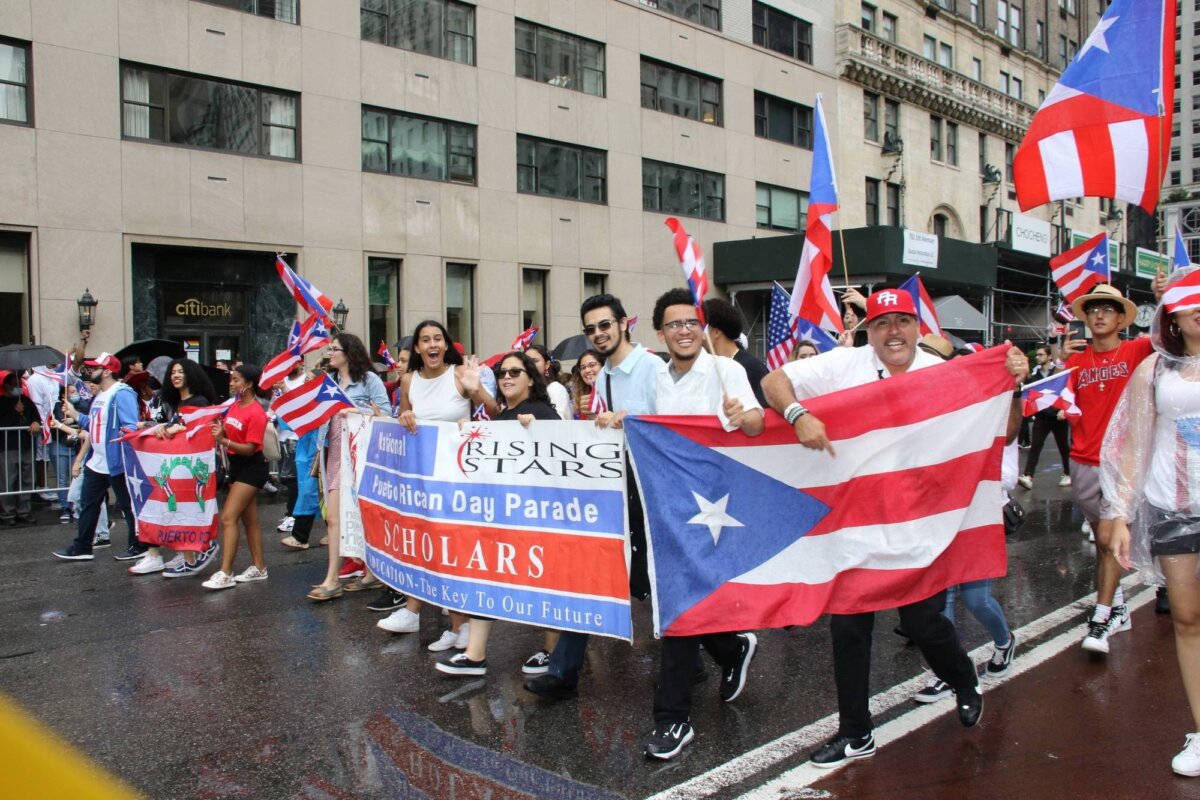 Estudiantes de raíces puertorriqueñas en NYC pueden solicitar una beca de $2,000