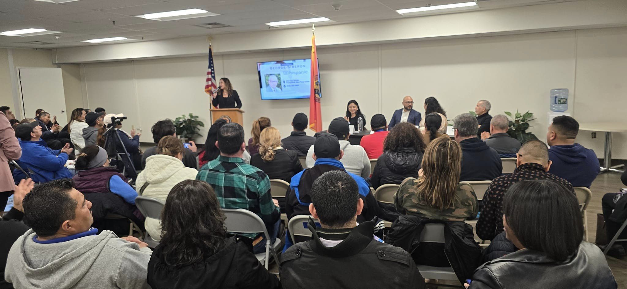 Exitoso seminario sobre programas y recursos para obtener su primera vivienda en Nassau