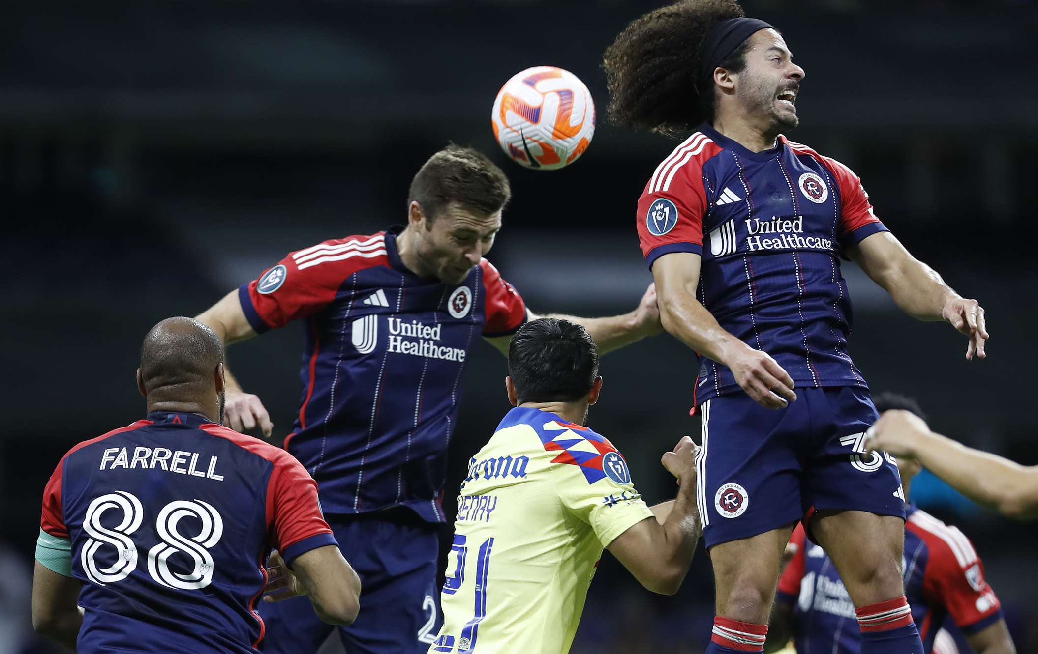 América humilla a New England y pasa fácil a semifinales