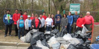 Organizan limpieza comunitaria en Brookside Preserve de Freepot en honor al 'Día de la Tierra'