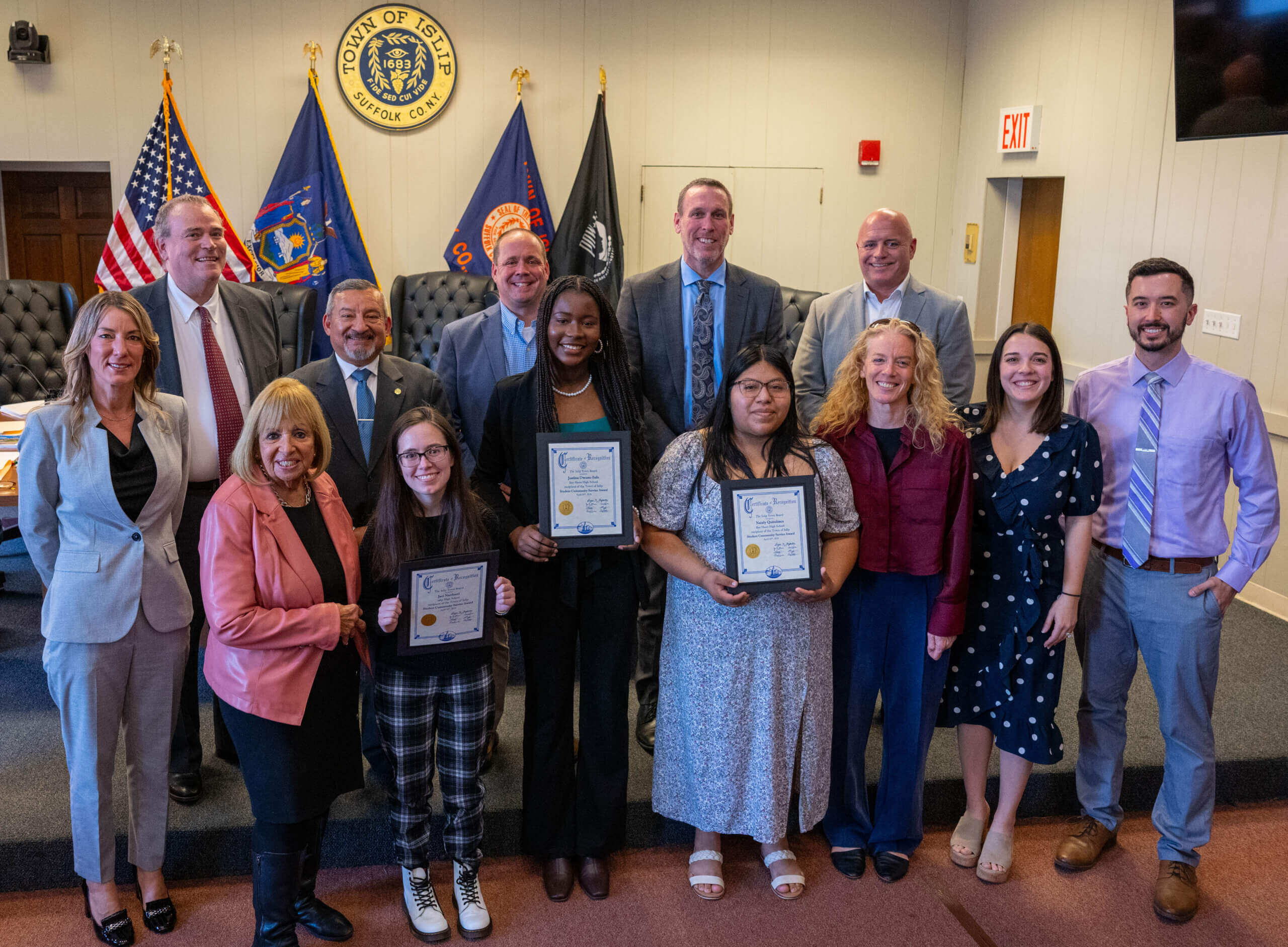 Estudiantes del Town de Islip premiados por su servicio comunitario