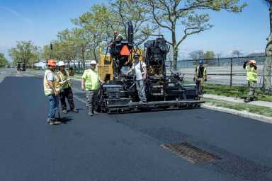 Proyectos de repavimentación y señales de tráfico mejoran la seguridad vial en Distrito 11