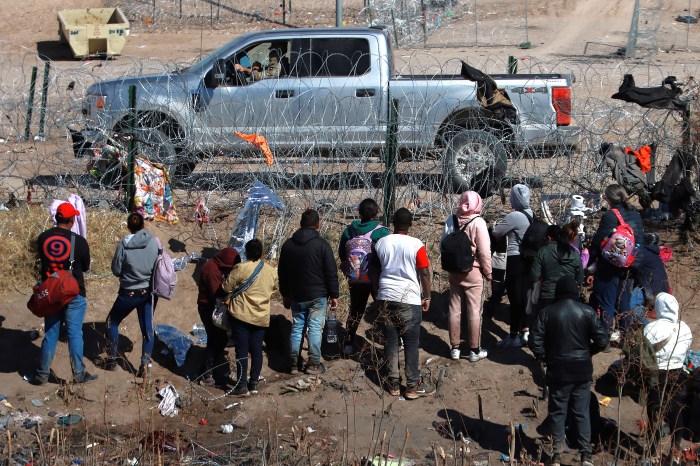 Gobierno de Biden propone elevar los estándares para solicitar asilo en la frontera