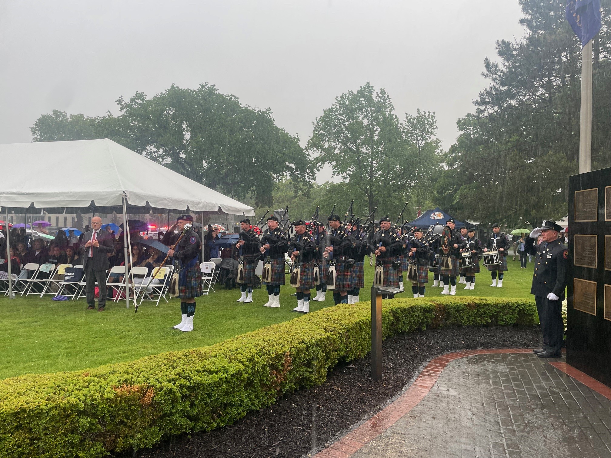 Caucus Minoritario en ceremonia conmemorativa de la policía de Nassau