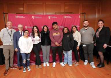 Crece la población estudiantil hispana de Molloy University, nombrada Institución de Servicios Hispanos (HSI)