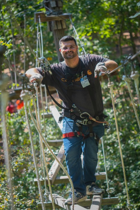 Los Papás escalan gratis en el 'Día del Padre' en The Adventure Park