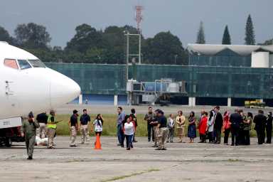 EEUU busca reanudar deportaciones a Venezuela y aumentar las repatriaciones a Cuba
