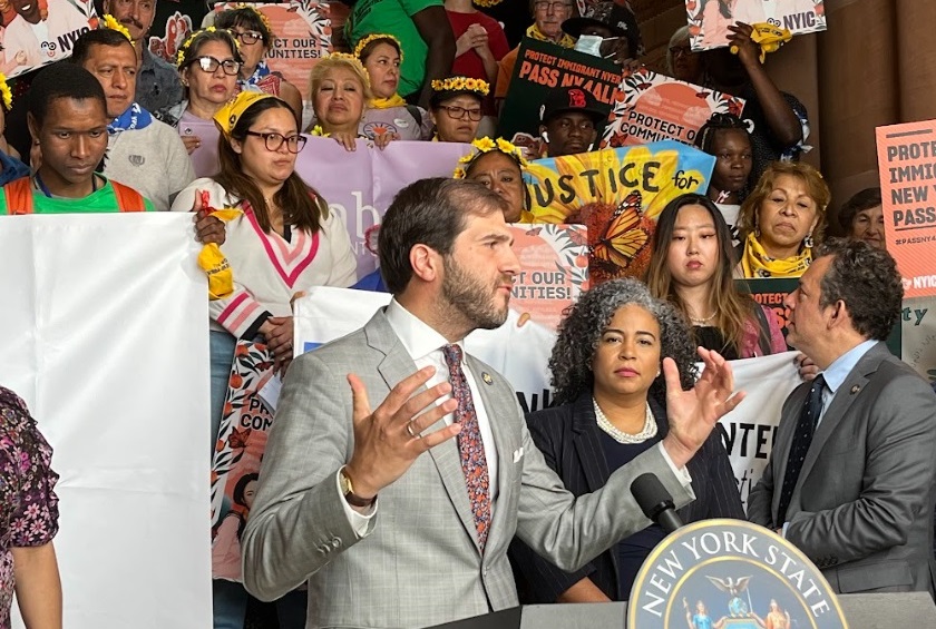 Reclaman aprobar ley 'Nueva York para Todos' para mantener a ICE fuera de nuestras comunidades
