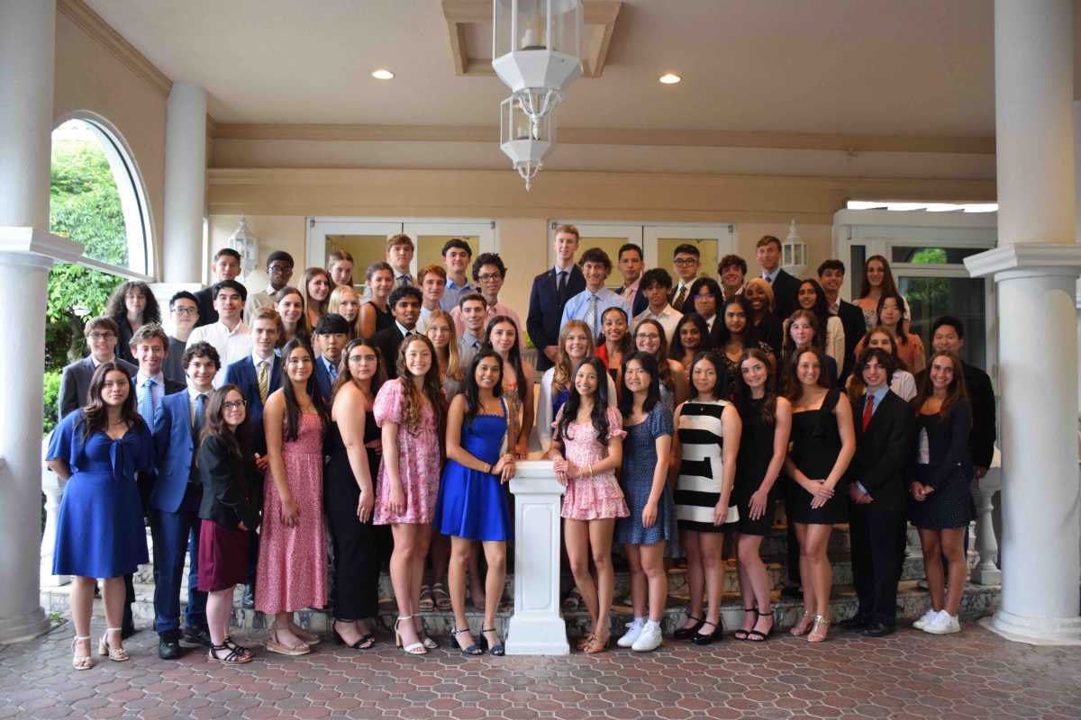 Condado de Suffolk honra a sus 'Valedictorians' ... Los mejores estudiantes graduados de 2024