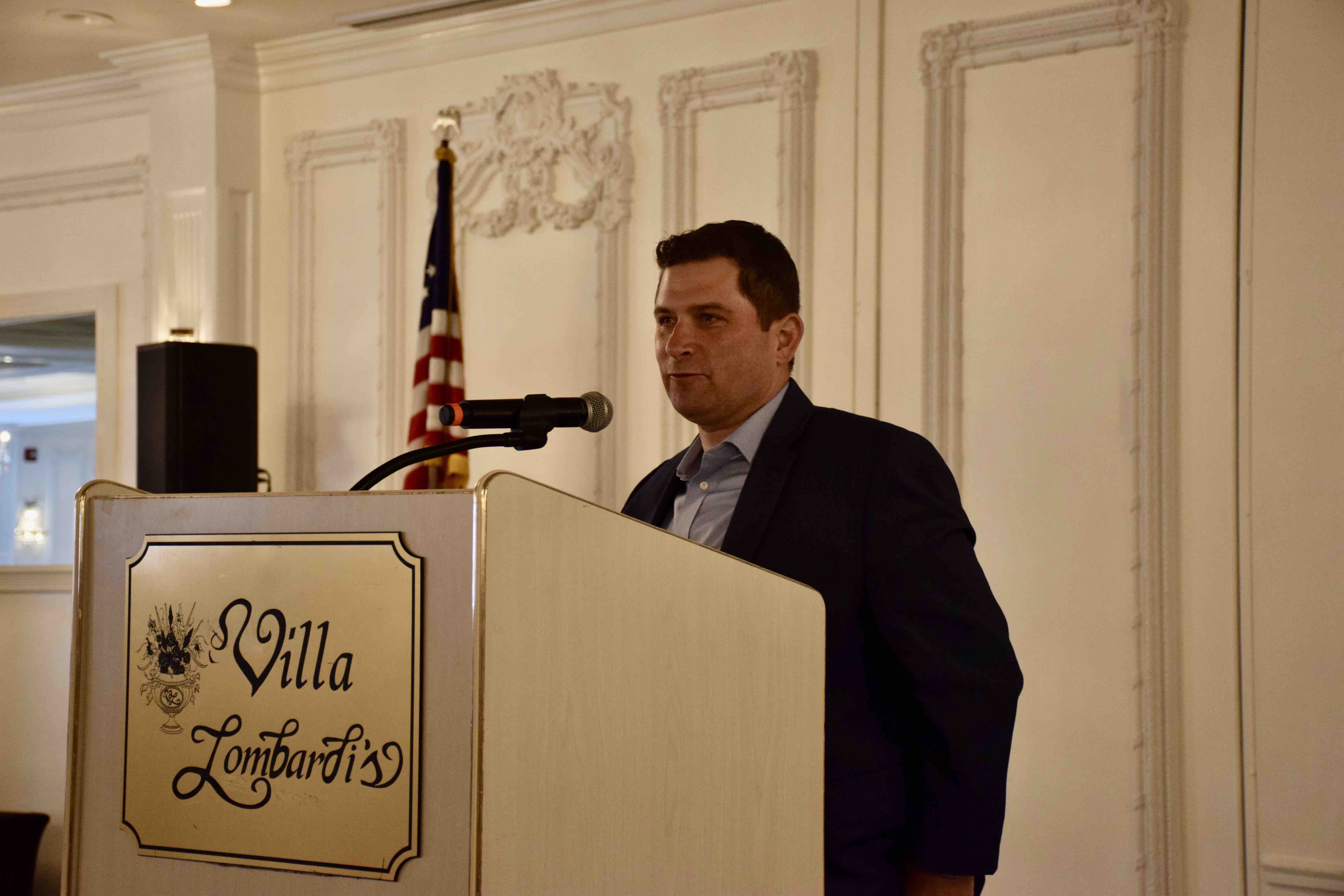 Condado de Suffolk honra a sus 'Valedictorians' ... Los mejores estudiantes graduados de 2024