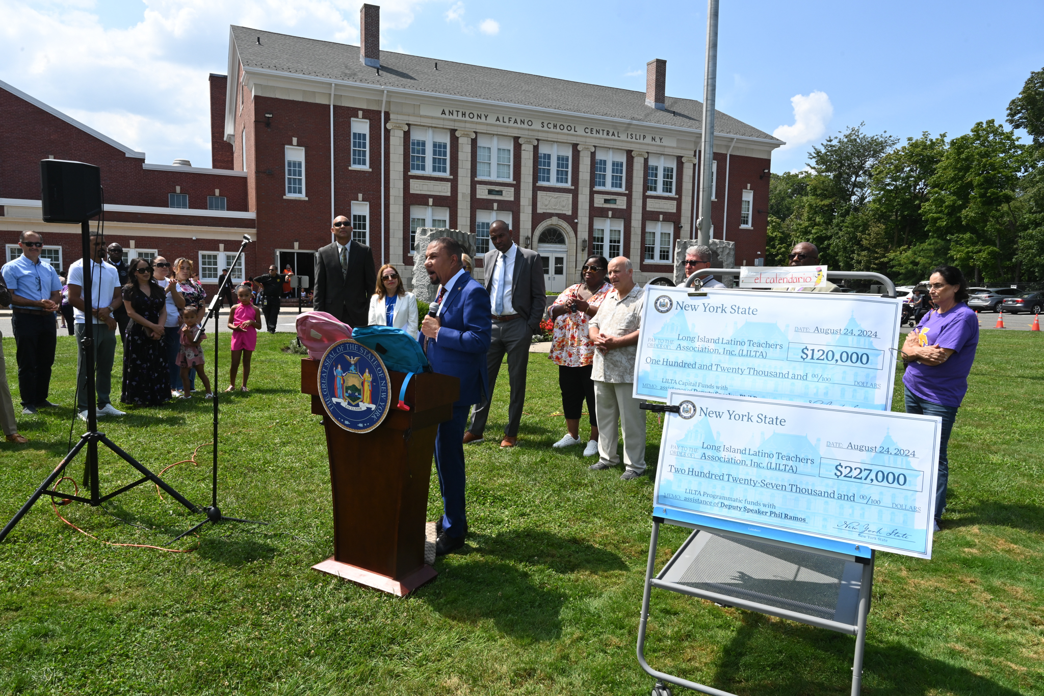 Vicepresidente Phil Ramos anuncia inversión de $347,500 en la Asociación de Maestros Latinos de Long Island