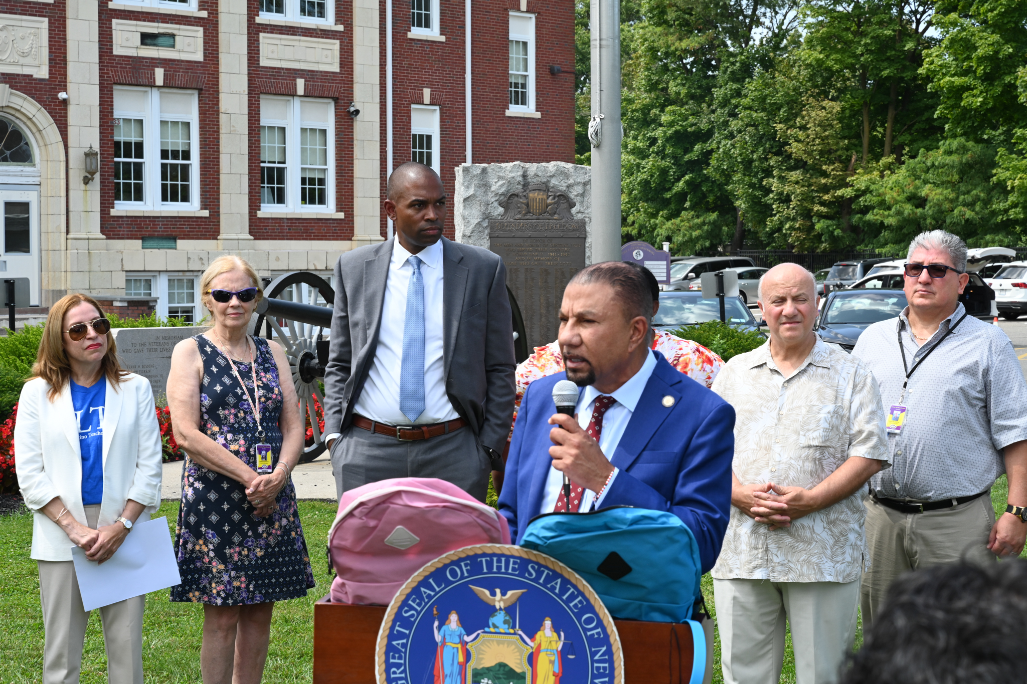 Vicepresidente Phil Ramos anuncia inversión de $347,500 en la Asociación de Maestros Latinos de Long Island