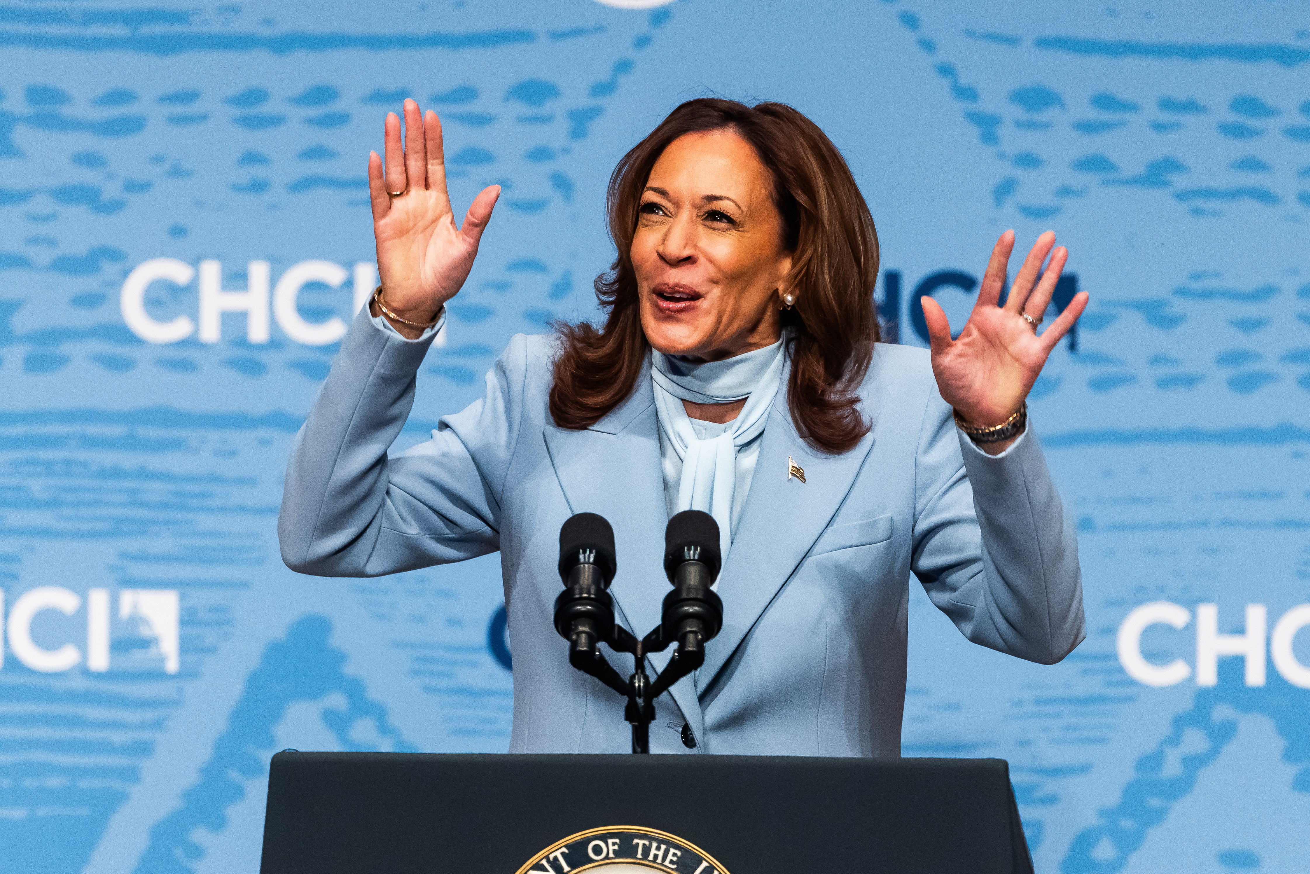 Kamala Harris inaugura el 'Mes de la Herencia Hispana' con un mensaje centrado en la economía