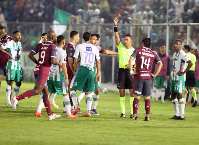 El Saprissa empata con el Antigua tras fallar dos penales en Guatemala